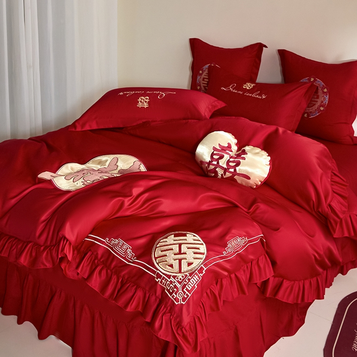 91家纺网 家纺一手货源 找家纺 玉雅家纺 2025新款水洗冰丝刺绣床裙款婚庆四件套 床裙款-喜临门