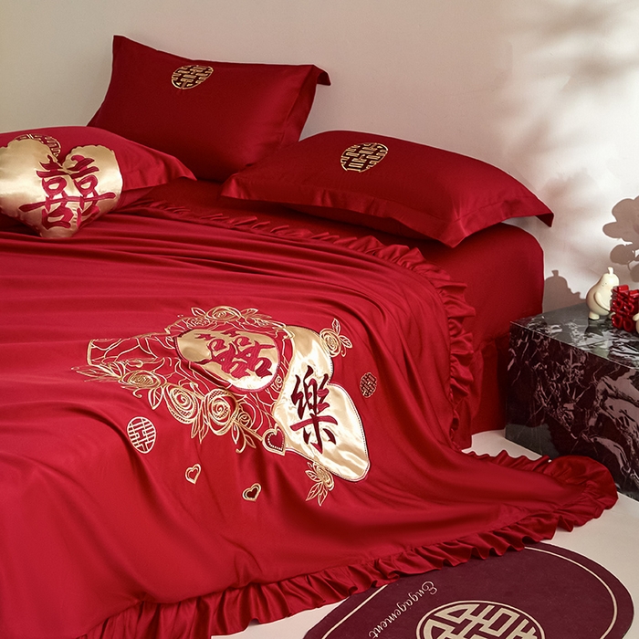 91家纺网 家纺一手货源 找家纺 玉雅家纺 2025新款水洗冰丝刺绣床裙款婚庆四件套 床裙款-心相印