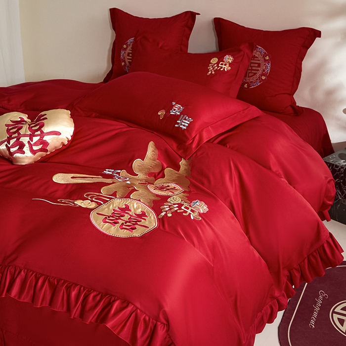 91家纺网 家纺一手货源 找家纺 玉雅家纺 2025新款水洗冰丝刺绣床裙款婚庆四件套 床裙款-新婚快乐