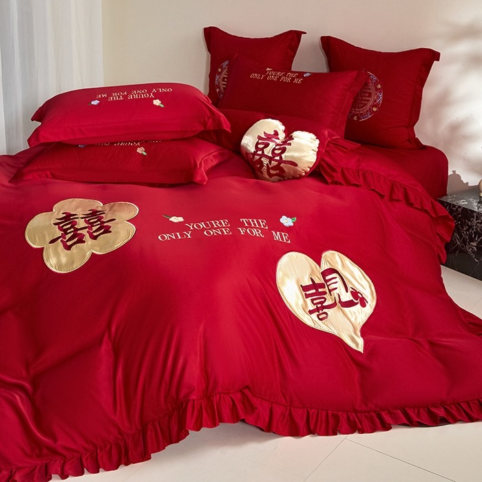 91家纺网 家纺一手货源 找家纺 玉雅家纺 2025新款水洗冰丝刺绣床裙款婚庆四件套 床裙款-爱意浓