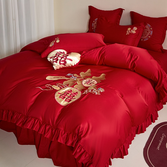 91家纺网 家纺一手货源 找家纺 玉雅家纺 2025新款水洗冰丝刺绣床裙款婚庆四件套 床裙款-新婚快乐