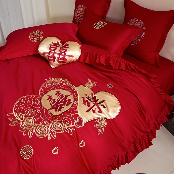 91家纺网 家纺一手货源 找家纺 玉雅家纺 2025新款水洗冰丝刺绣床裙款婚庆四件套 床裙款-心相印