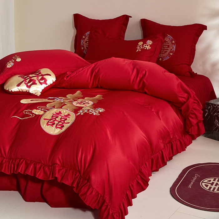 91家纺网 家纺一手货源 找家纺 玉雅家纺 2025新款水洗冰丝刺绣床裙款婚庆四件套 床裙款-新婚快乐