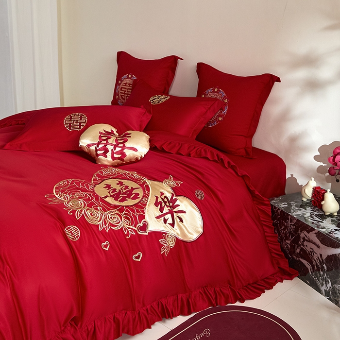 91家纺网 家纺一手货源 找家纺 玉雅家纺 2025新款水洗冰丝刺绣床裙款婚庆四件套 床裙款-心相印