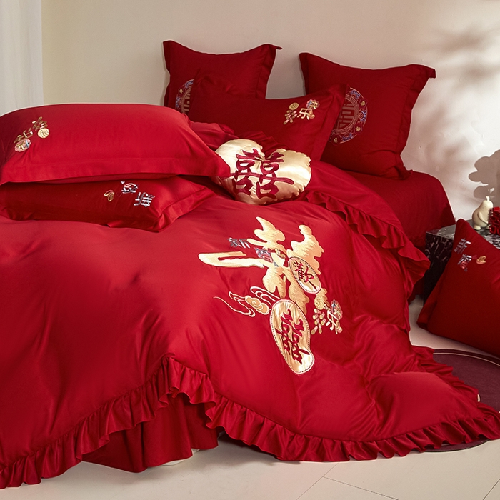 91家纺网 家纺一手货源 找家纺 玉雅家纺 2025新款水洗冰丝刺绣床裙款婚庆四件套 床裙款-新婚快乐