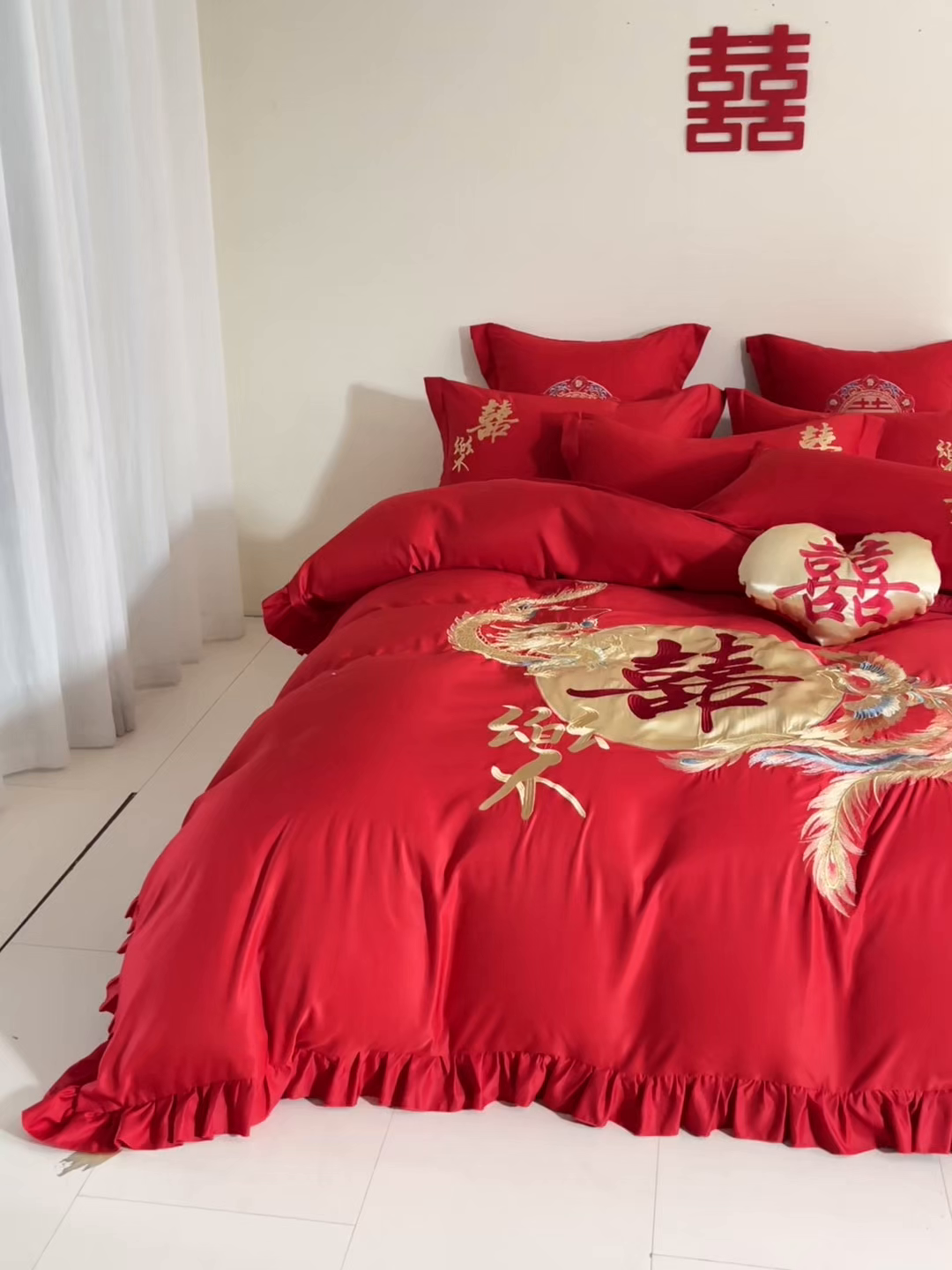 91家纺网 家纺一手货源 找家纺 玉雅家纺 2025新款水洗冰丝刺绣床裙款婚庆四件套 床裙款-龙凤缘