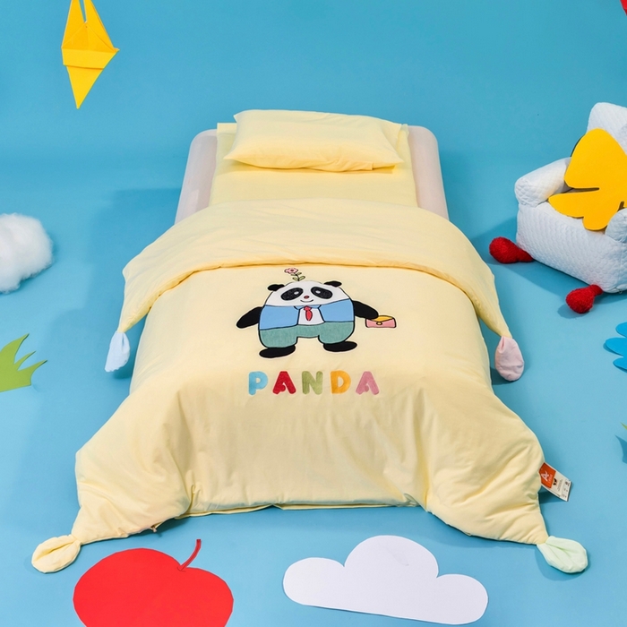 91家纺网 家纺一手货源 找家纺 （总）喜多兔儿童家纺 2025新款小梦幻纯棉针织棉紧密纺绣花幼儿园被子三件套