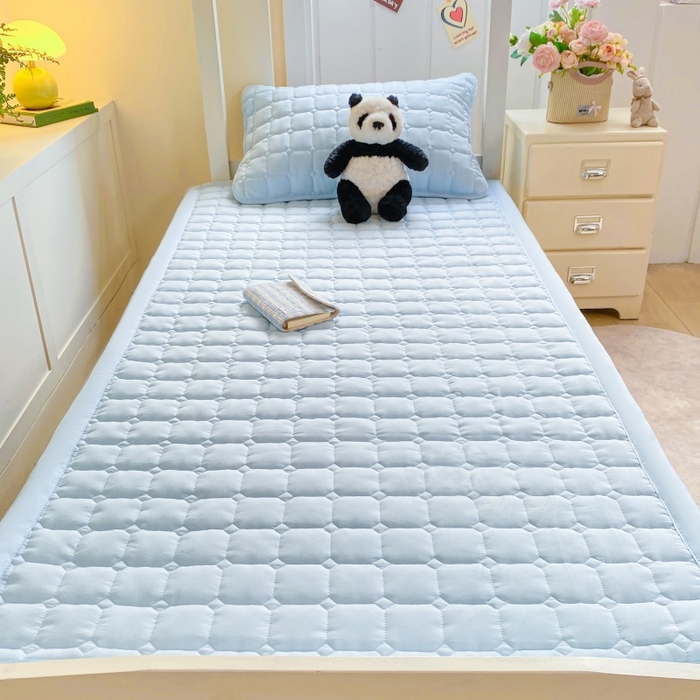 91家纺网 家纺一手货源 找家纺 （总）麒东家纺 2025新款学生纯色水洗棉夹棉床垫