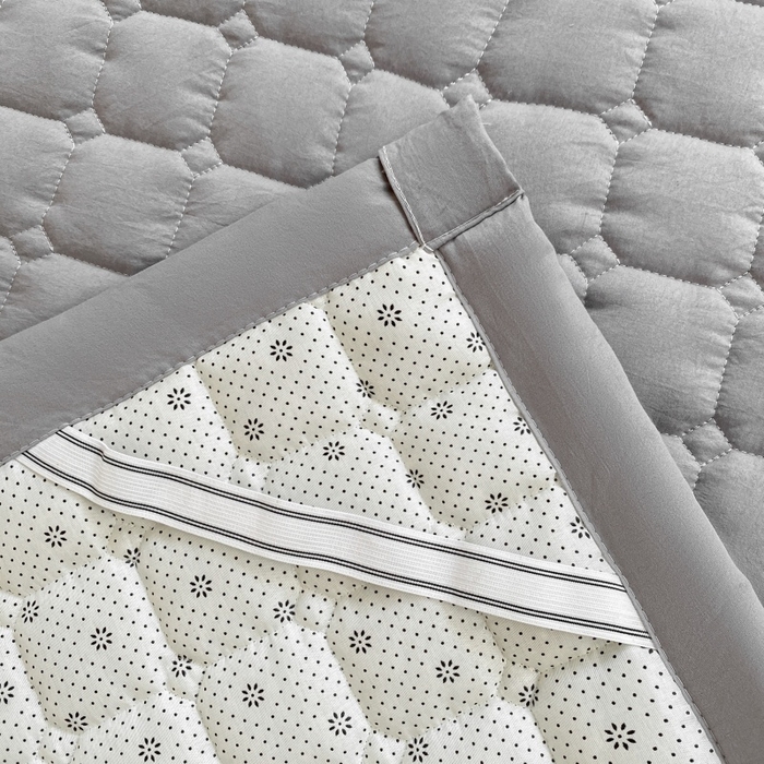 91家纺网 家纺一手货源 找家纺 麒东家纺 2025新款学生纯色水洗棉夹棉床垫 灰色