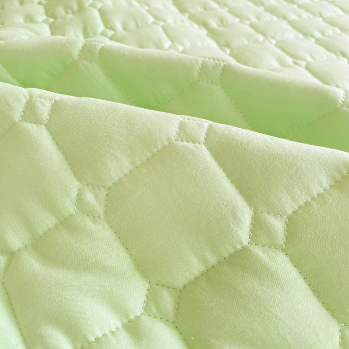 91家纺网 家纺一手货源 找家纺 麒东家纺 2025新款学生纯色水洗棉夹棉床垫 绿色