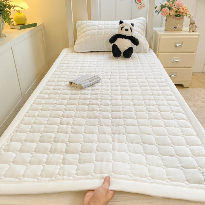 麒东家纺 2025新款学生纯色水洗棉夹棉床垫 米白