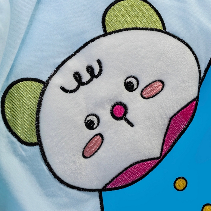 91家纺网 家纺一手货源 找家纺 喜多兔儿童家纺 2025新款小梦幻纯棉针织棉紧密纺绣花幼儿园被子三件套 蓝色梦幻小熊