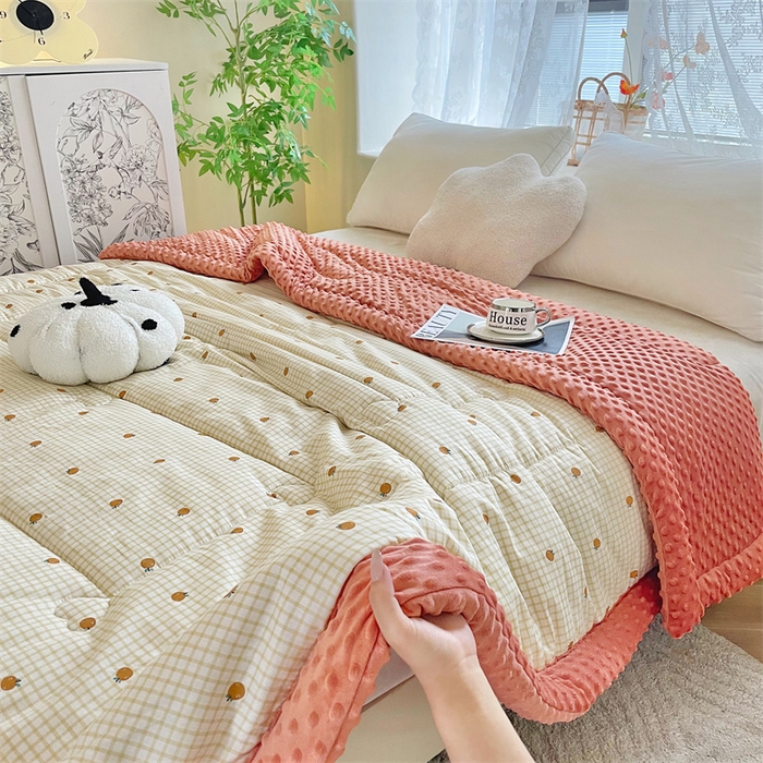 91家纺网 家纺一手货源 找家纺 芙绣2025新款A类全棉印花豆豆绒被空调被豆豆毯学生单品居家办公室 元气橙子
