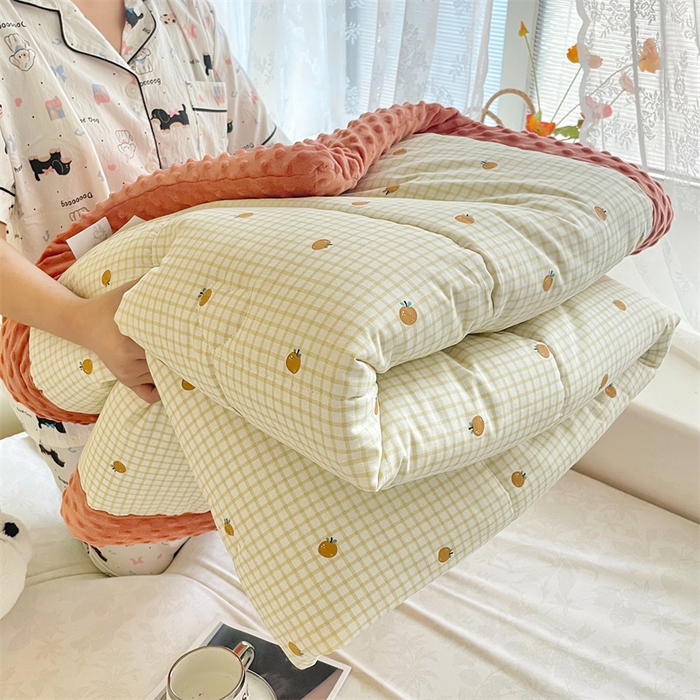 91家纺网 家纺一手货源 找家纺 芙绣2025新款A类全棉印花豆豆绒被空调被豆豆毯学生单品居家办公室 元气橙子