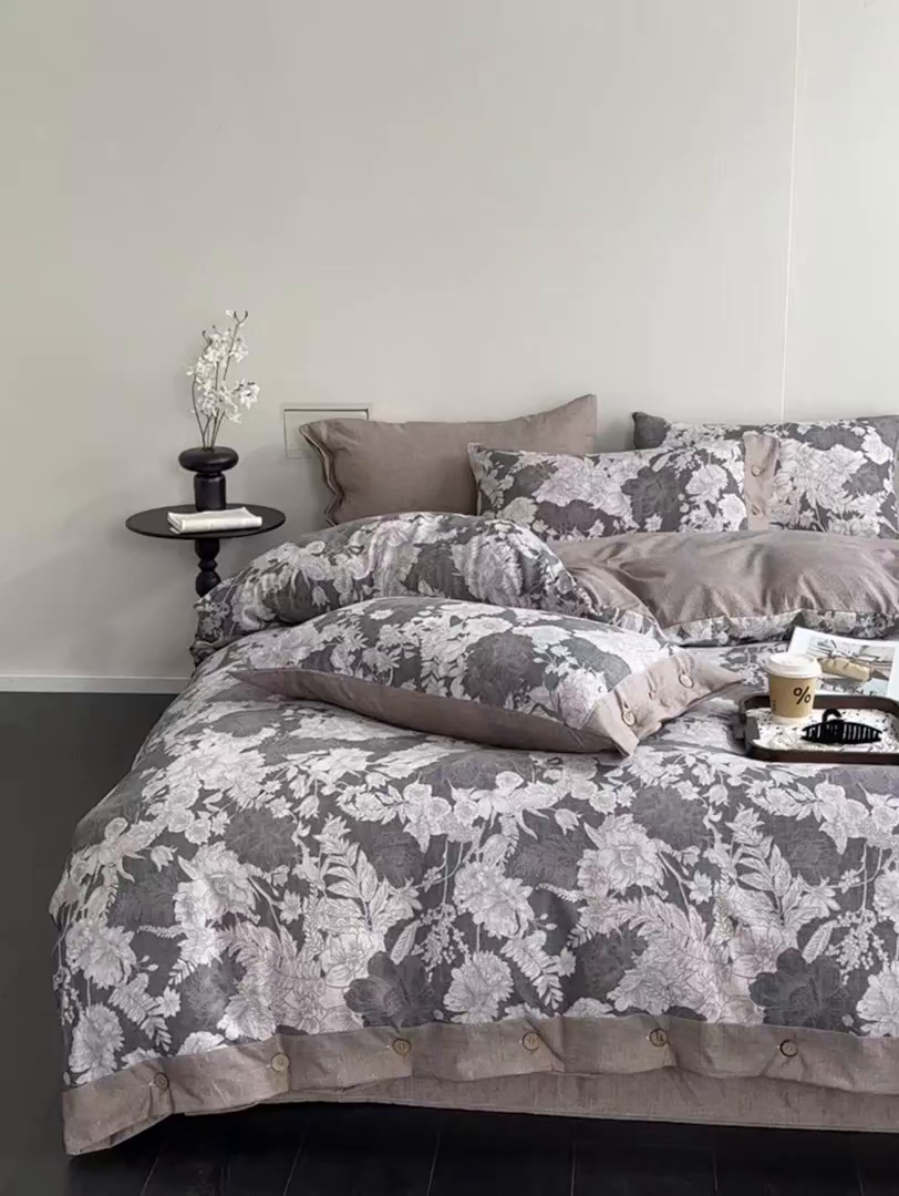 91家纺网 家纺一手货源 找家纺 漫仙阁家纺 2025秋冬新品加厚高克重复古风双层纱印花四件套 浮绘花影