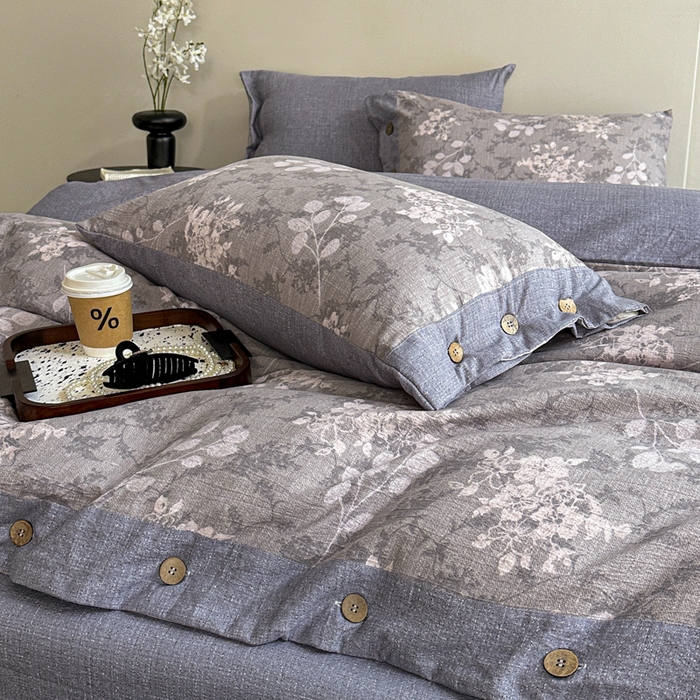 91家纺网 家纺一手货源 找家纺 漫仙阁家纺 2025秋冬新品加厚高克重复古风双层纱印花四件套 曼妙花园-灰