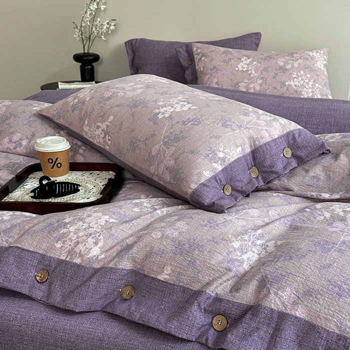 91家纺网 家纺一手货源 找家纺 漫仙阁家纺 2025秋冬新品加厚高克重复古风双层纱印花四件套 曼妙花园-紫
