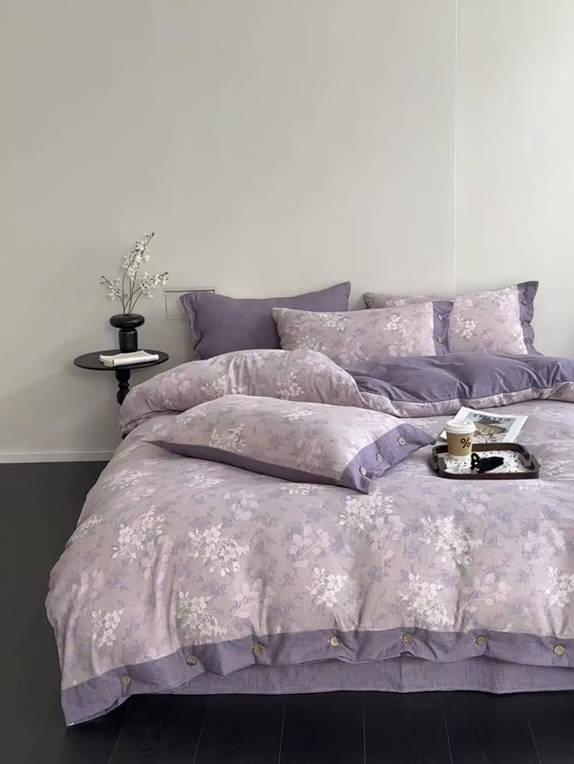 91家纺网 家纺一手货源 找家纺 漫仙阁家纺 2025秋冬新品加厚高克重复古风双层纱印花四件套 曼妙花园-紫