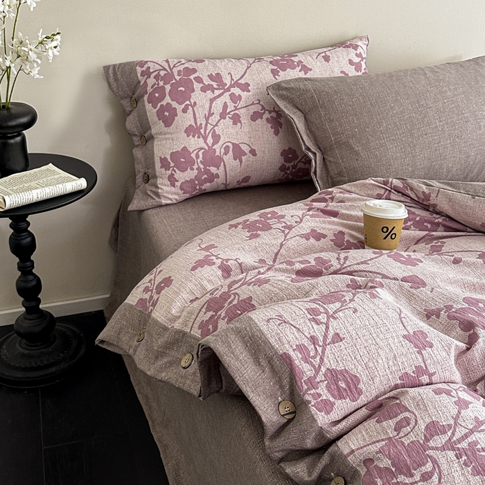 91家纺网 家纺一手货源 找家纺 漫仙阁家纺 2025秋冬新品加厚高克重复古风双层纱印花四件套 梅花颂