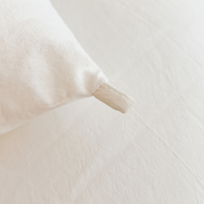 91家纺网 家纺一手货源 找家纺 宝士康家纺 2025新品10A抗菌无印风学生季春秋被/被芯/跨境/外贸 白色