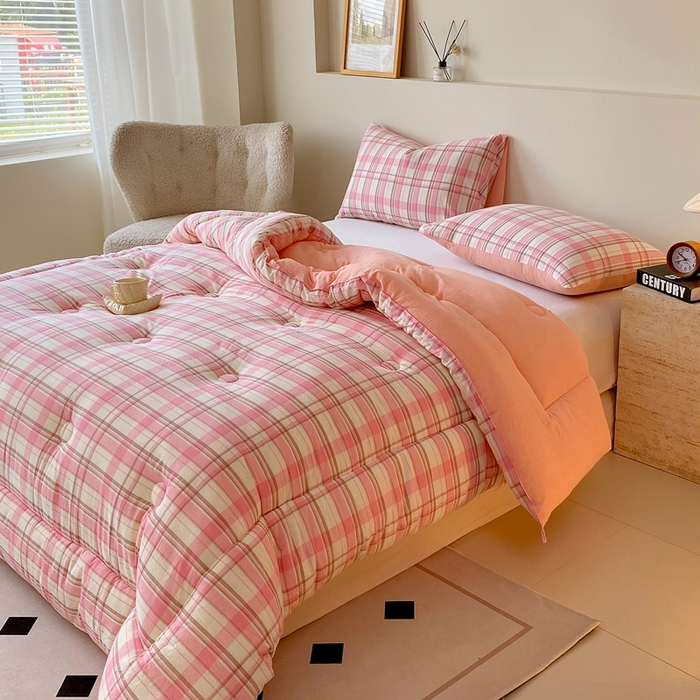 91家纺网 家纺一手货源 找家纺 宝士康家纺 2025新品10A抗菌无印风学生季春秋被/被芯/跨境/外贸 初春粉