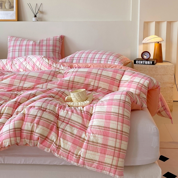 91家纺网 家纺一手货源 找家纺 宝士康家纺 2025新品10A抗菌无印风学生季春秋被/被芯/跨境/外贸 初春粉