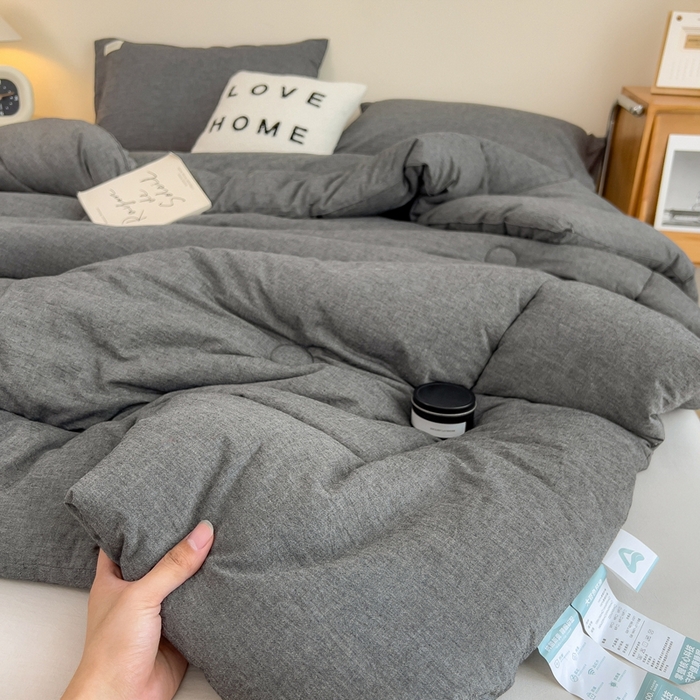 91家纺网 家纺一手货源 找家纺 宝士康家纺 2025新品10A抗菌无印风学生季春秋被/被芯/跨境/外贸 低调灰