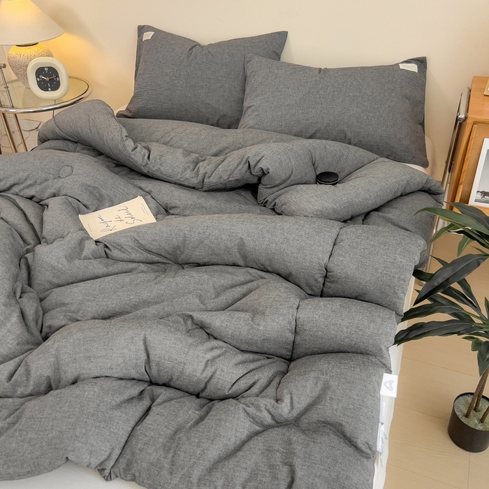 91家纺网 家纺一手货源 找家纺 宝士康家纺 2025新品10A抗菌无印风学生季春秋被/被芯/跨境/外贸 低调灰