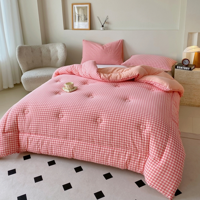 91家纺网 家纺一手货源 找家纺 宝士康家纺 2025新品10A抗菌无印风学生季春秋被/被芯/跨境/外贸 粉小格