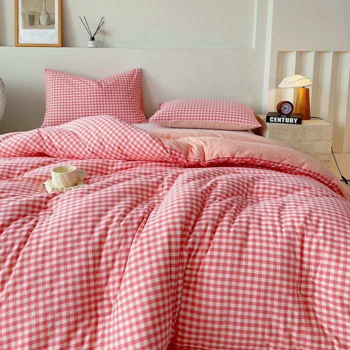 91家纺网 家纺一手货源 找家纺 宝士康家纺 2025新品10A抗菌无印风学生季春秋被/被芯/跨境/外贸 粉小格