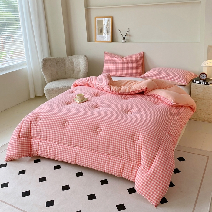 91家纺网 家纺一手货源 找家纺 宝士康家纺 2025新品10A抗菌无印风学生季春秋被/被芯/跨境/外贸 粉小格