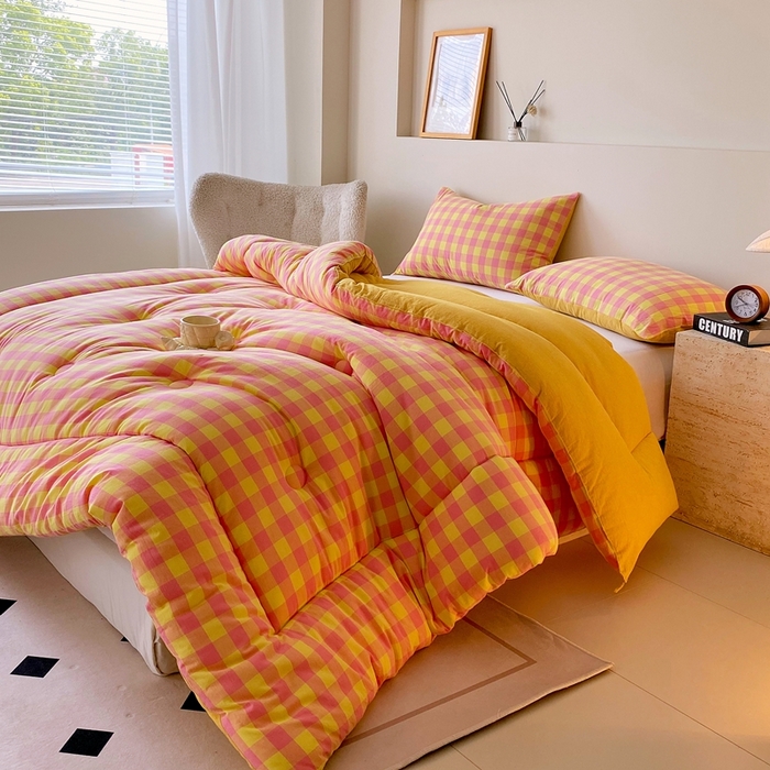 91家纺网 家纺一手货源 找家纺 宝士康家纺 2025新品10A抗菌无印风学生季春秋被/被芯/跨境/外贸 黄粉中格