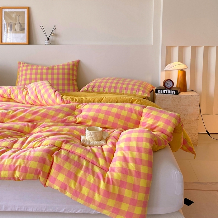 91家纺网 家纺一手货源 找家纺 宝士康家纺 2025新品10A抗菌无印风学生季春秋被/被芯/跨境/外贸 黄粉中格