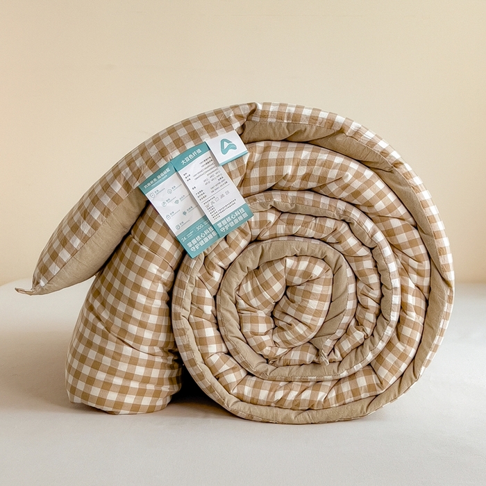 91家纺网 家纺一手货源 找家纺 宝士康家纺 2025新品10A抗菌无印风学生季春秋被/被芯/跨境/外贸 咖小格