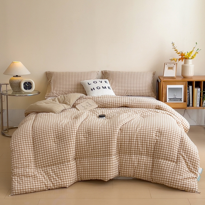 91家纺网 家纺一手货源 找家纺 宝士康家纺 2025新品10A抗菌无印风学生季春秋被/被芯/跨境/外贸 咖小格