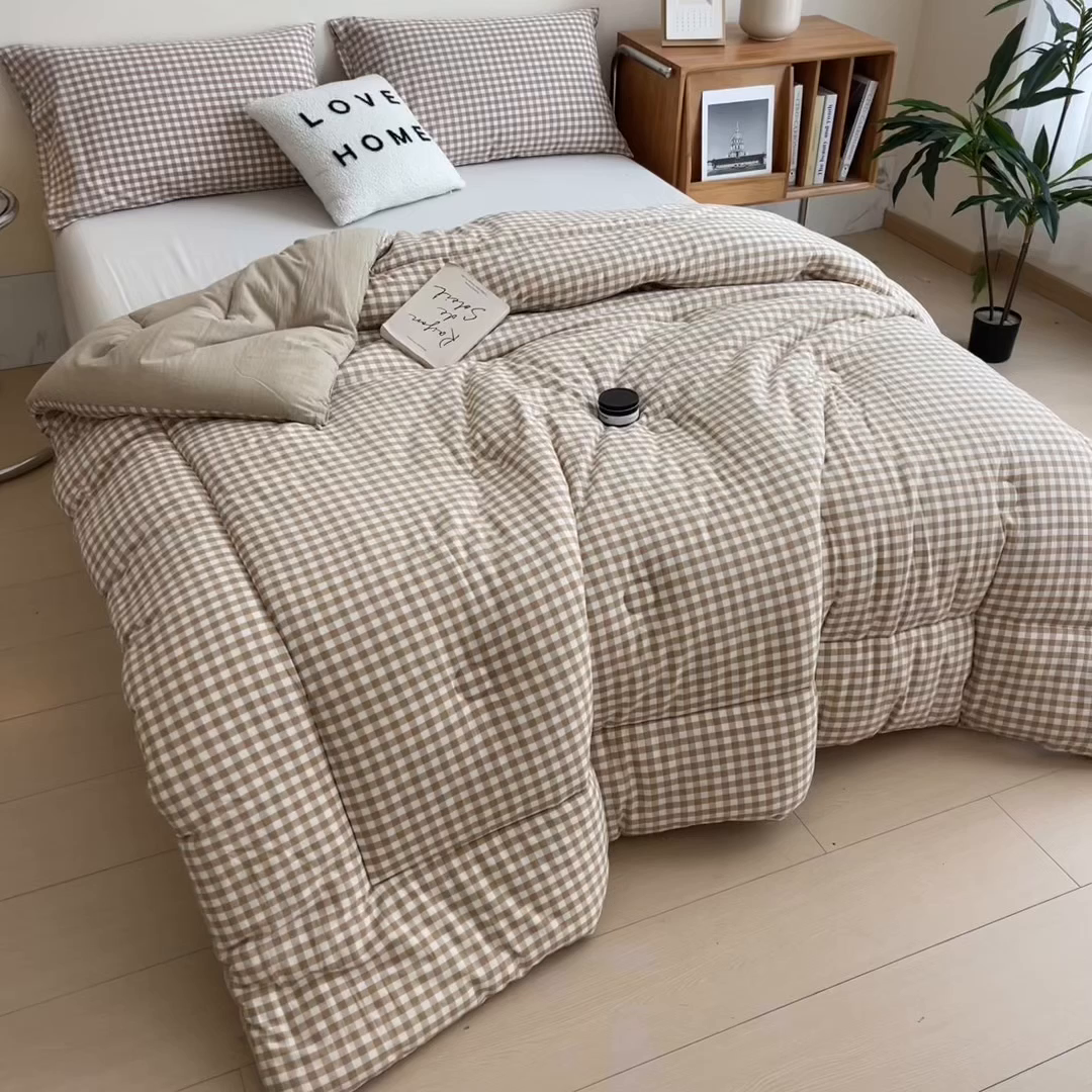 91家纺网 家纺一手货源 找家纺 宝士康家纺 2025新品10A抗菌无印风学生季春秋被/被芯/跨境/外贸 咖小格