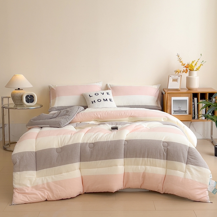 91家纺网 家纺一手货源 找家纺 宝士康家纺 2025新品10A抗菌无印风学生季春秋被/被芯/跨境/外贸 桃玉粉