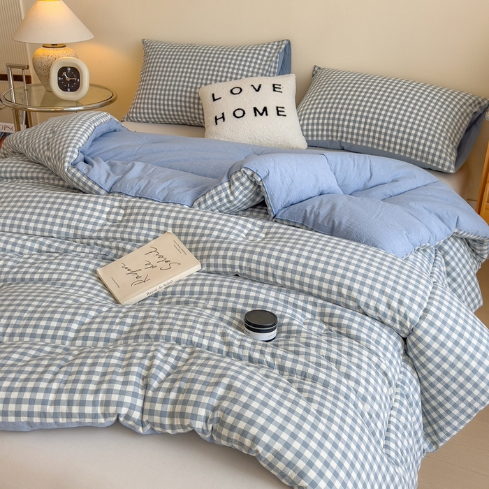 91家纺网 家纺一手货源 找家纺 宝士康家纺 2025新品10A抗菌无印风学生季春秋被/被芯/跨境/外贸 天蓝小格