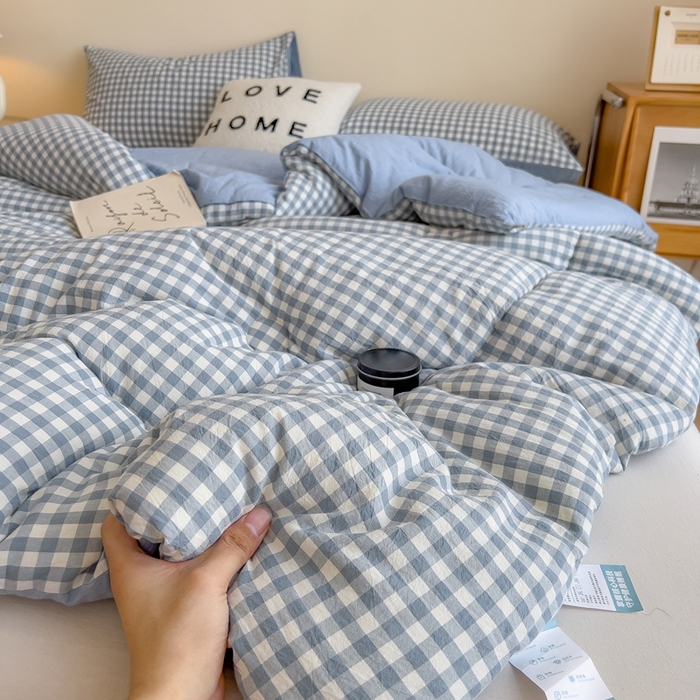 91家纺网 家纺一手货源 找家纺 宝士康家纺 2025新品10A抗菌无印风学生季春秋被/被芯/跨境/外贸 天蓝小格