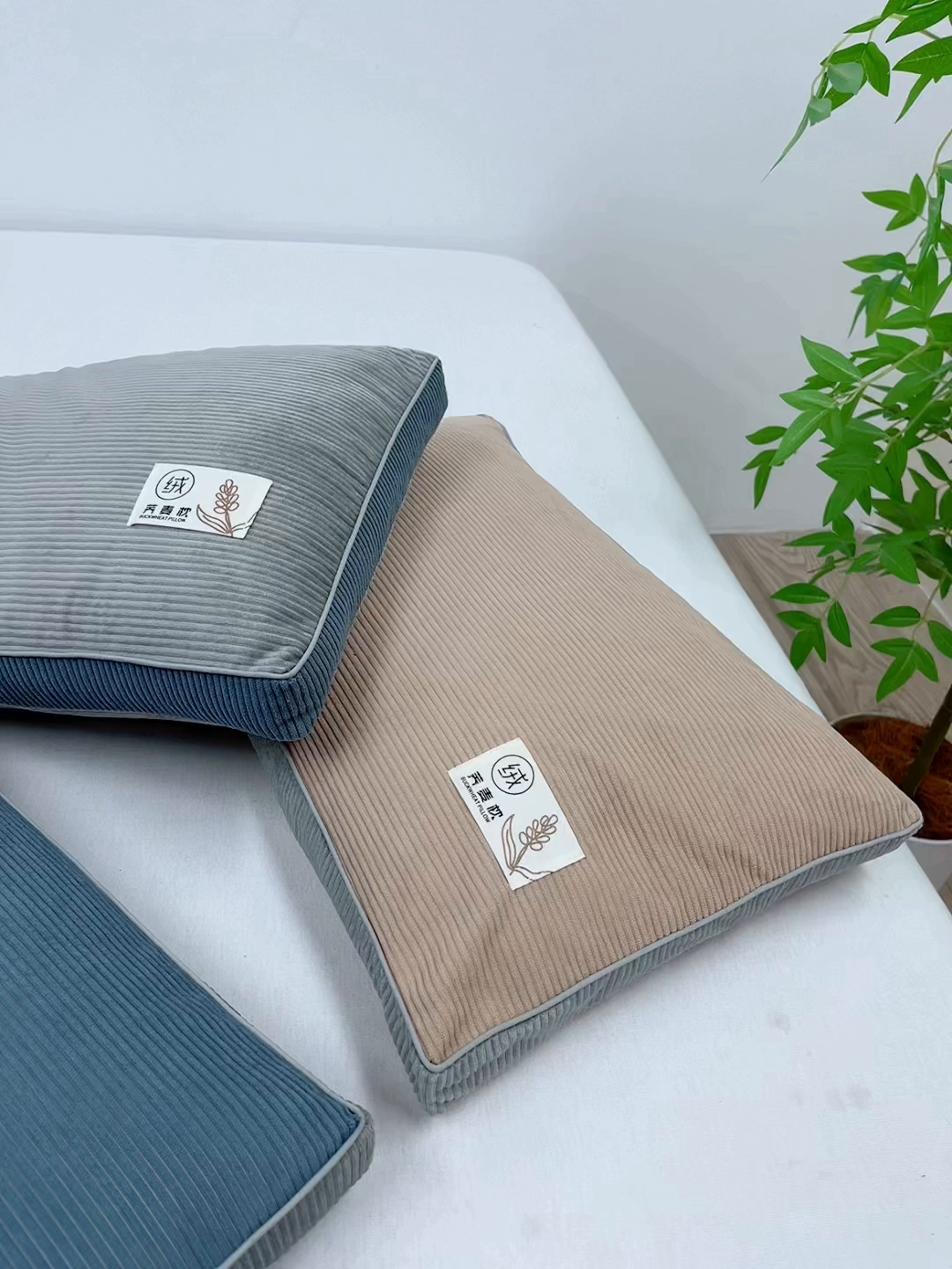 91家纺网 家纺一手货源 找家纺 枕之坊 2025新款灯芯绒荞麦壳护颈枕枕头枕芯 组图仅供参考 30x50cm/对