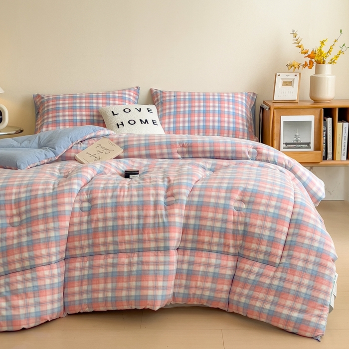 91家纺网 家纺一手货源 找家纺 宝士康家纺 2025新品10A抗菌无印风学生季春秋被/被芯/跨境/外贸 炫彩格