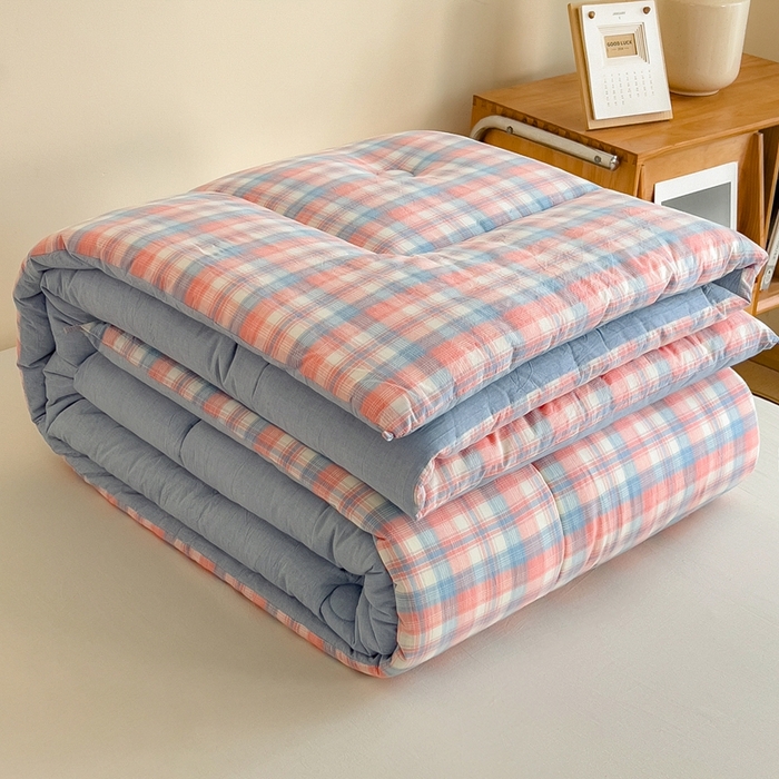 91家纺网 家纺一手货源 找家纺 宝士康家纺 2025新品10A抗菌无印风学生季春秋被/被芯/跨境/外贸 炫彩格