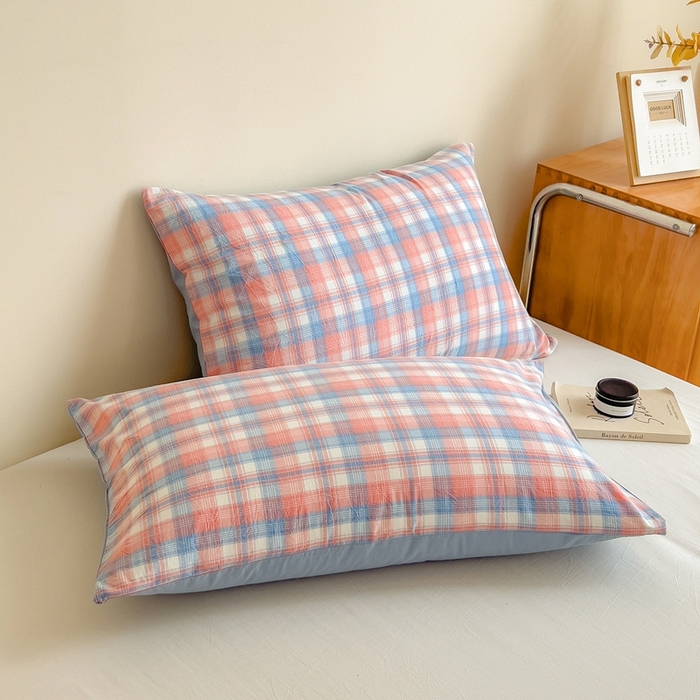 91家纺网 家纺一手货源 找家纺 宝士康家纺 2025新品10A抗菌无印风学生季春秋被/被芯/跨境/外贸 炫彩格