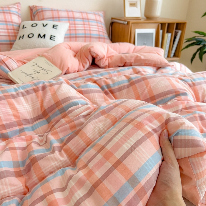 91家纺网 家纺一手货源 找家纺 宝士康家纺 2025新品10A抗菌无印风学生季春秋被/被芯/跨境/外贸 英伦粉