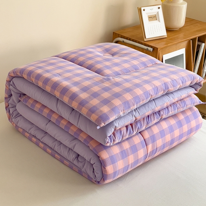 91家纺网 家纺一手货源 找家纺 宝士康家纺 2025新品10A抗菌无印风学生季春秋被/被芯/跨境/外贸 紫粉中格