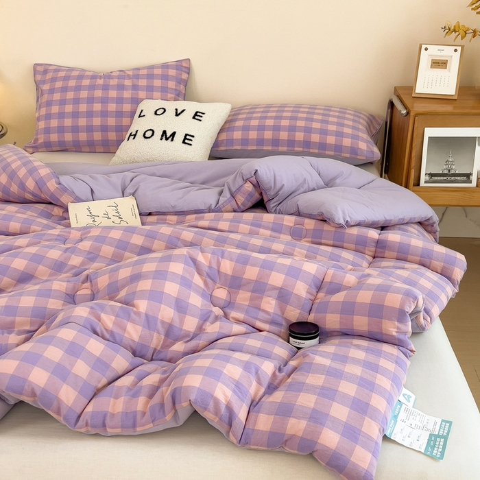 91家纺网 家纺一手货源 找家纺 宝士康家纺 2025新品10A抗菌无印风学生季春秋被/被芯/跨境/外贸 紫粉中格