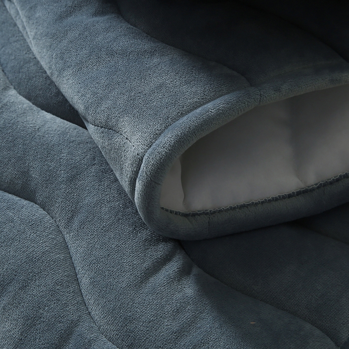 91家纺网 家纺一手货源 找家纺 怡源梦 2025新款亲肤舒适荷兰绒曲线床头罩 灰蓝