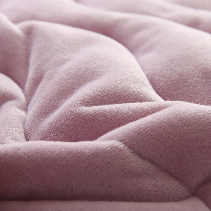 91家纺网 家纺一手货源 找家纺 怡源梦 2025新款亲肤舒适荷兰绒曲线床头罩 浅紫
