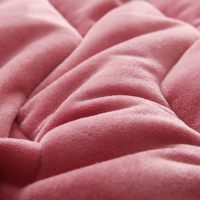 91家纺网 家纺一手货源 找家纺 怡源梦 2025新款亲肤舒适荷兰绒曲线床头罩 豆沙