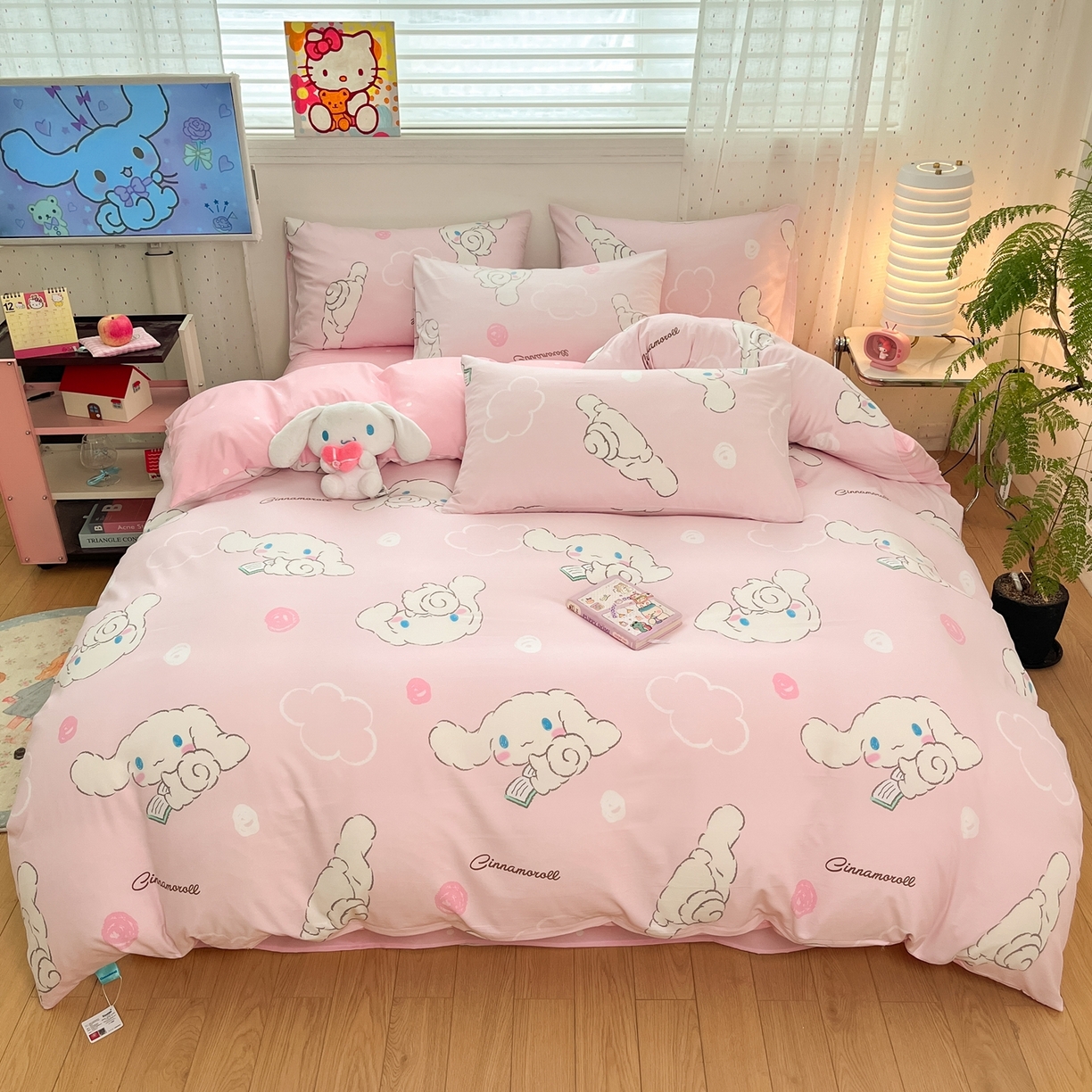 91家纺网 家纺一手货源 找家纺 海岛哥哥 2025学生季新款超柔云朵棉正版三丽鸥四件套第二批-大床图 三丽鸥-软萌玉桂狗粉